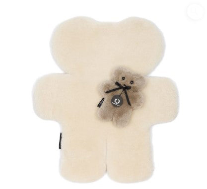 FLATOUTbear Rug Milk image 0